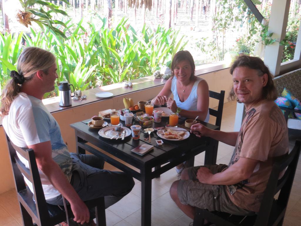 Hotel Manora Garden à Phang Nga Extérieur photo