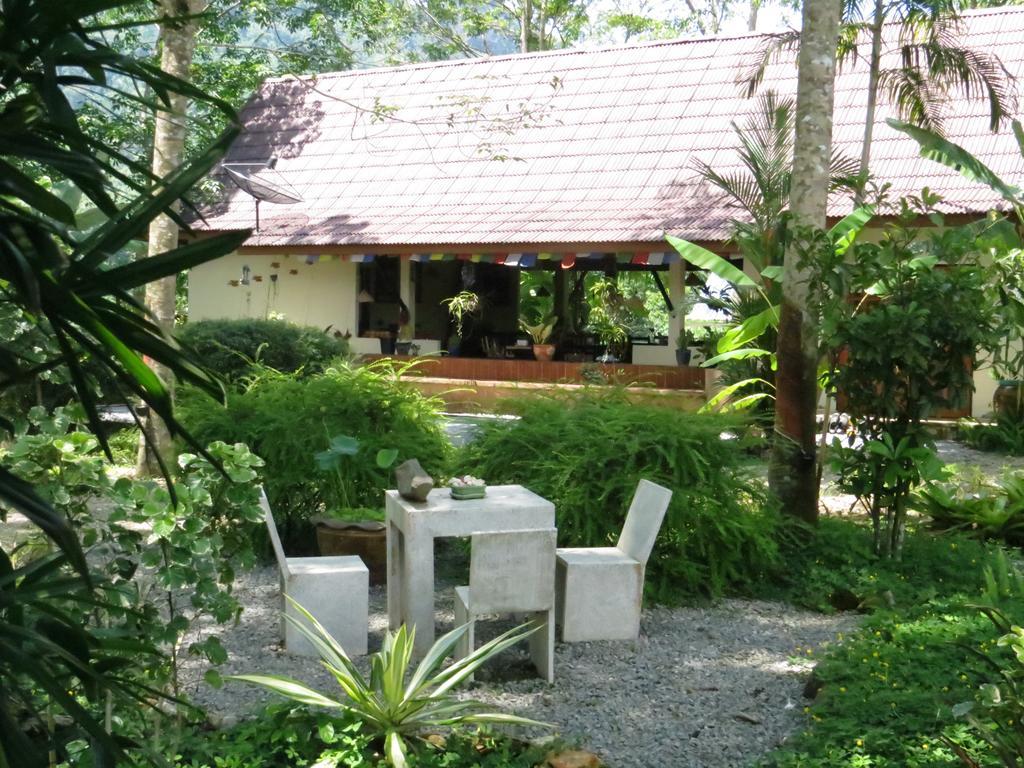 Hotel Manora Garden à Phang Nga Extérieur photo