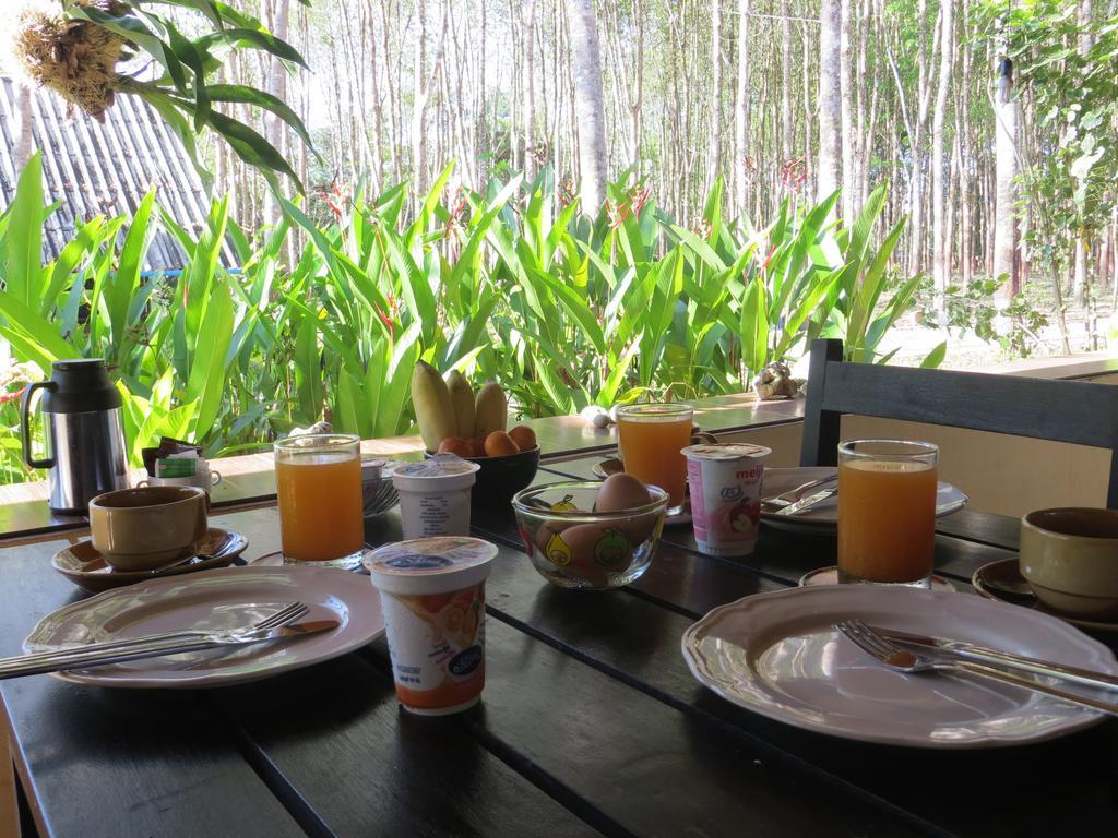 Hotel Manora Garden à Phang Nga Extérieur photo