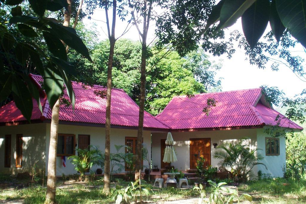 Hotel Manora Garden à Phang Nga Extérieur photo