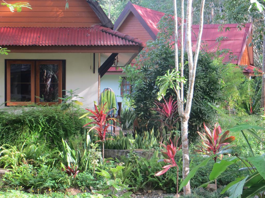 Hotel Manora Garden à Phang Nga Extérieur photo