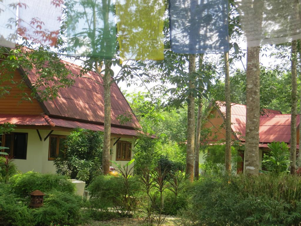 Hotel Manora Garden à Phang Nga Extérieur photo
