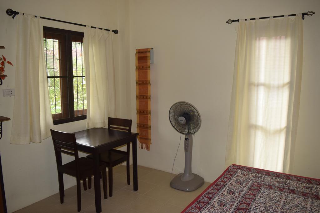 Hotel Manora Garden à Phang Nga Extérieur photo